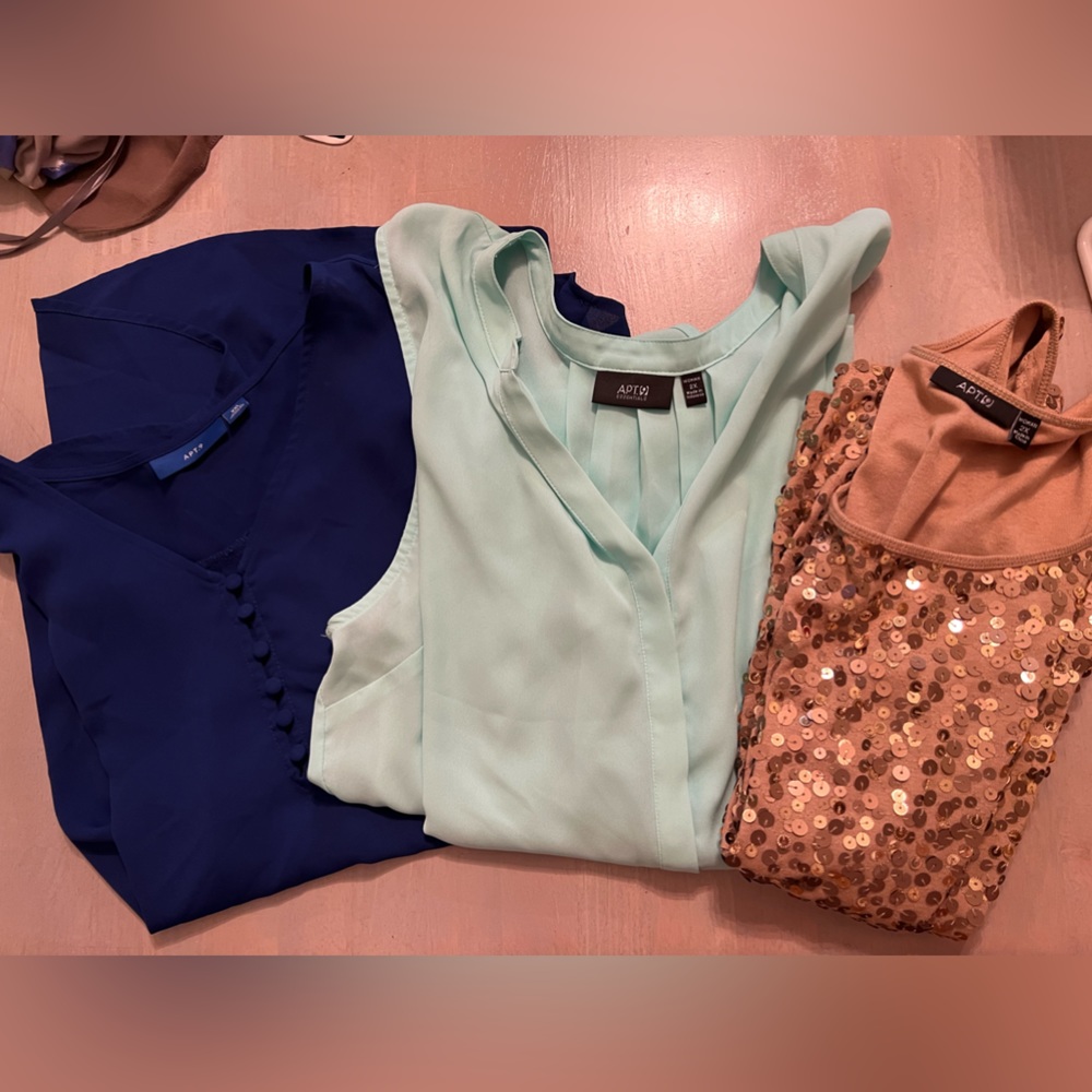 2x tank tops